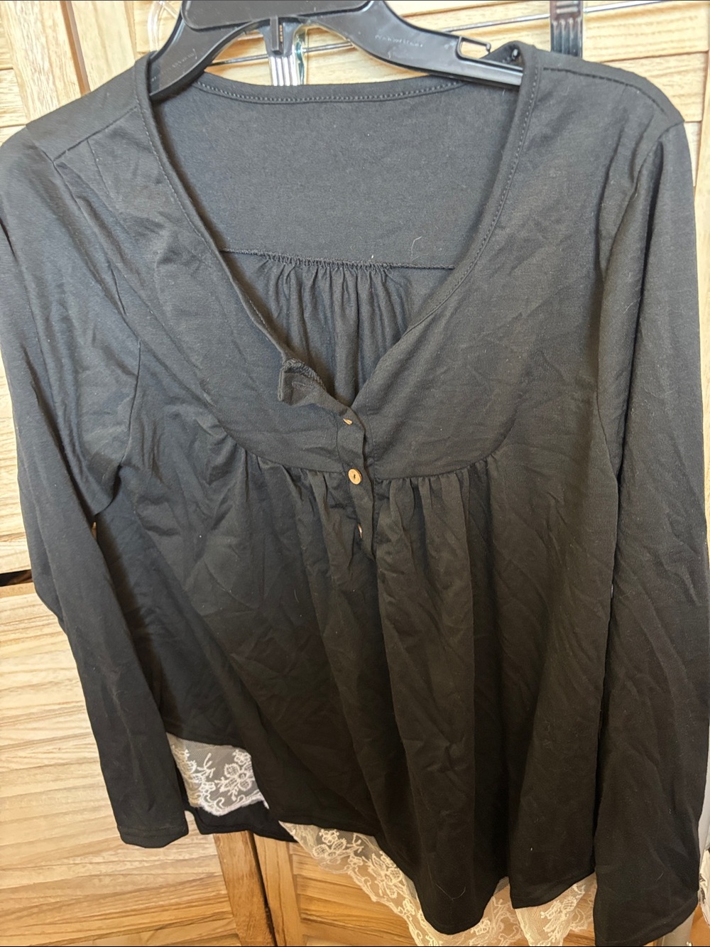 Black Long-Sleeve V-Neck Women’s Top With Lace Trim XL